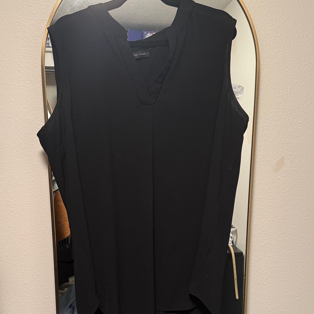 Chic Black Sleeveless Blouse
